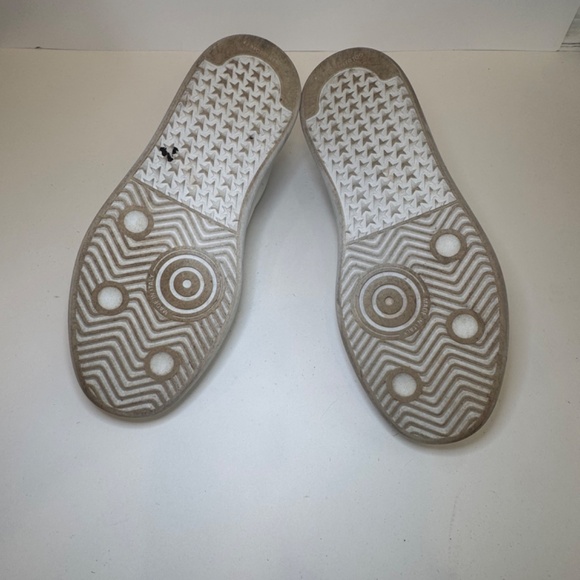 Golden Goose Size 7.5 - Picture 8 of 8